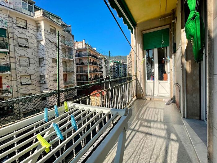 Appartamento trilocale in vendita in Via Galileo Galilei, Sanremo