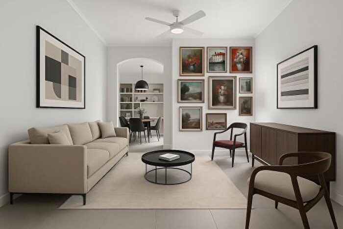 Appartamento quadrilocale in vendita in Via Lorenteggio, Milano