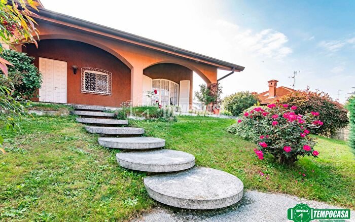 Casa con 5 locali in vendita in Cerro Maggiore