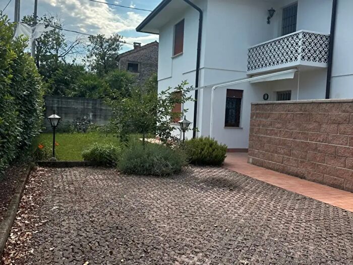 Casa con 6 locali in vendita in Via Gaidon, Bassano Del Grappa