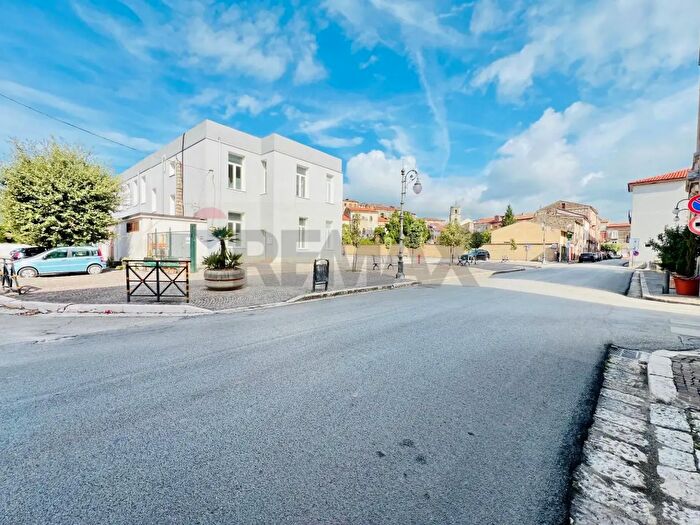 Appartamento con 6 locali in vendita in Via Guglielmo Marconi, Pietramelara