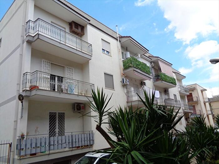 Appartamento trilocale in vendita in Viale Vittorio Veneto, Palo Del Colle