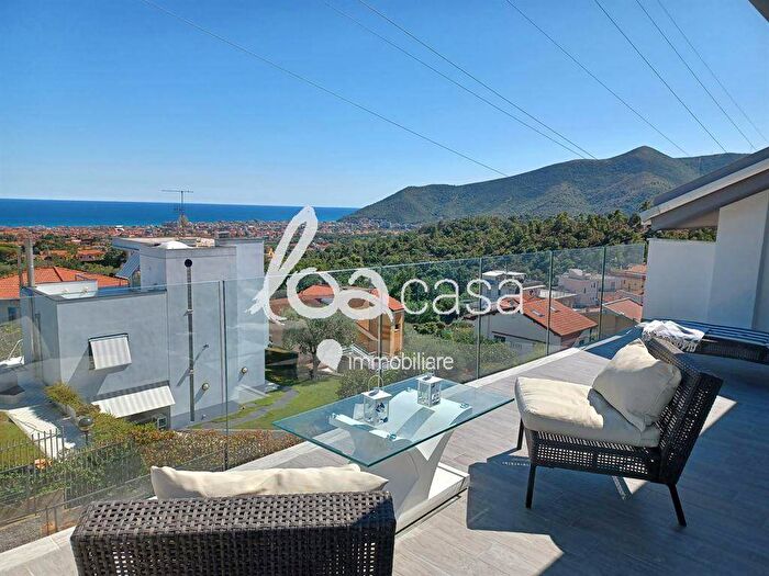 Casa bilocale in affitto in Via degli Alpini, Centro, Loano