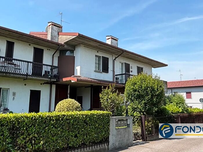 Appartamento con 5 locali in vendita in Via Meucci, Castelli Calepio