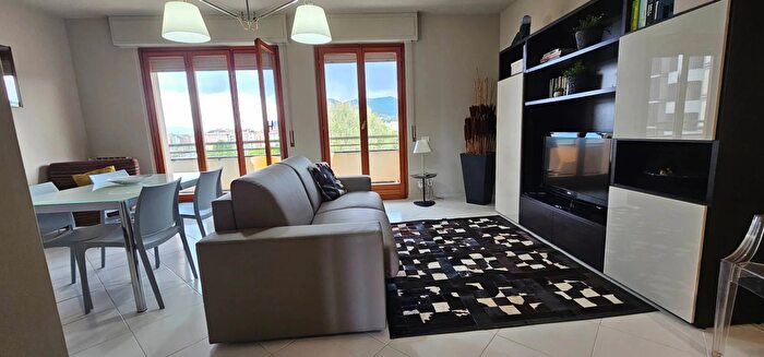 Appartamento trilocale in affitto in Piazza La Scafa, Lavagna