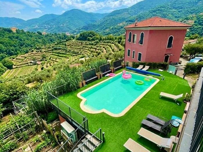 Casa con 6 locali in affitto in Rebocco La Chiappa, La Spezia