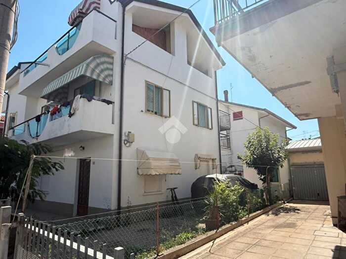 Appartamento trilocale in vendita in Viale Marenzio, Riccione