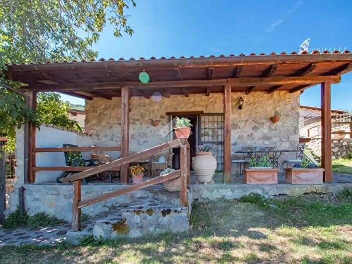 Casa monolocale in vendita in Rocca di Fondi, Antrodoco