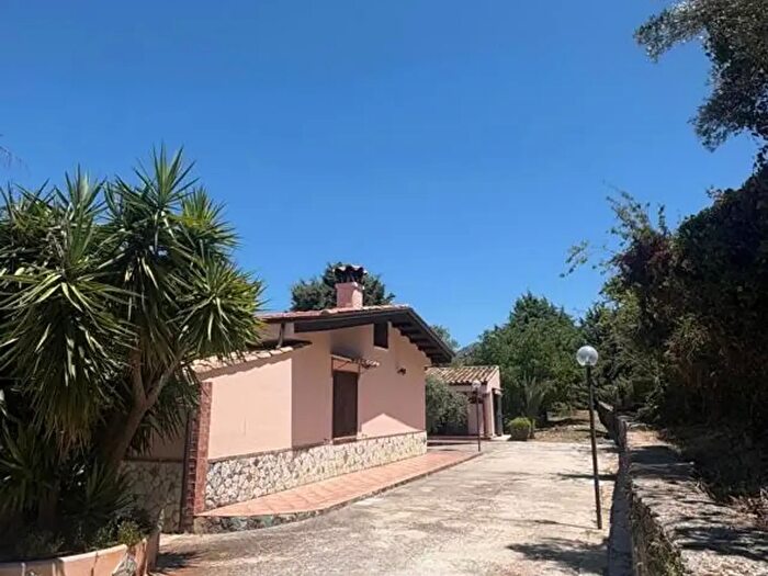 Casa trilocale in affitto in Via Rosalia Sinibaldi, Monreale