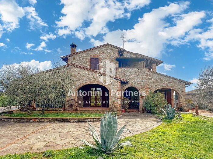 Casa con 8 locali in vendita in Vocabolo Mandoleto, Citta Della Pieve