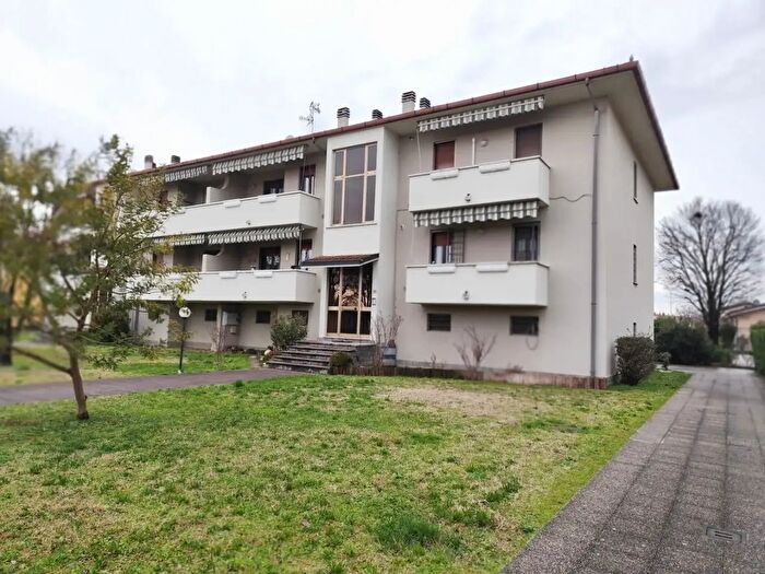 Appartamento trilocale in vendita in Via Albertino Piazza B, Castiglione DAdda