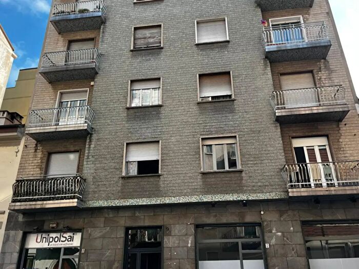Appartamento con 5 locali in affitto in Via Crevacuore, Torino