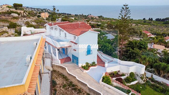 Casa con 6 locali in vendita in Siracusa