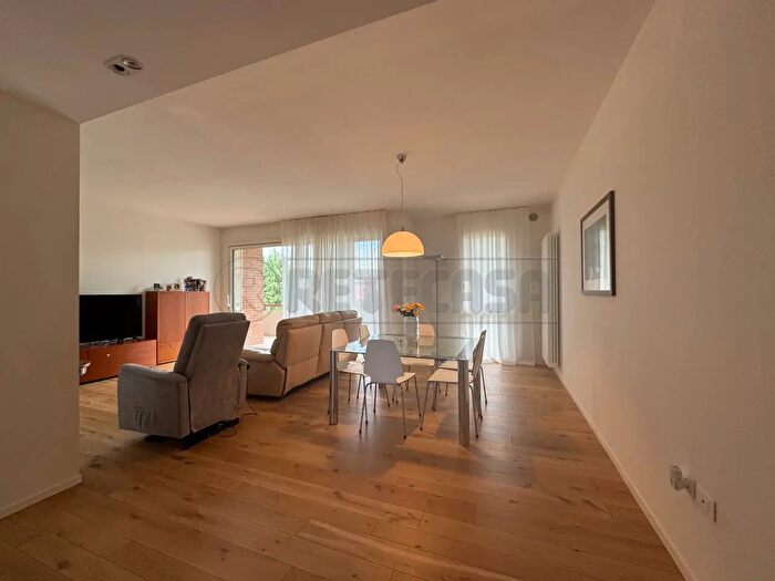 Appartamento con 5 locali in affitto in Bassano Del Grappa