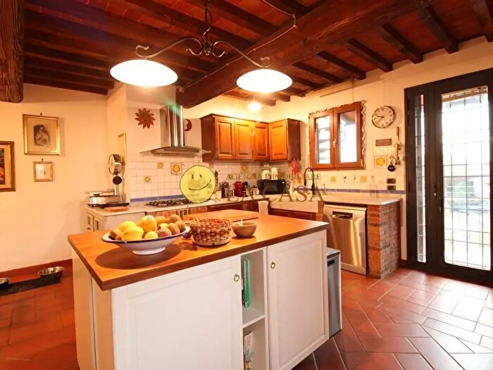 Casa con 8 locali in vendita in Figline e Incisa Valdarno