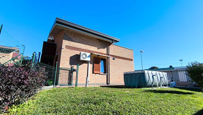 Appartamento trilocale in vendita in Via del Seprio, Lomazzo