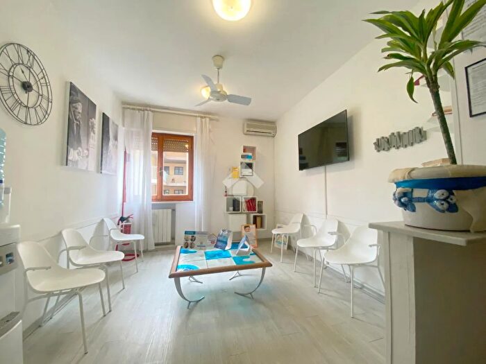 Appartamento quadrilocale in vendita in Via Lunense, Carrara