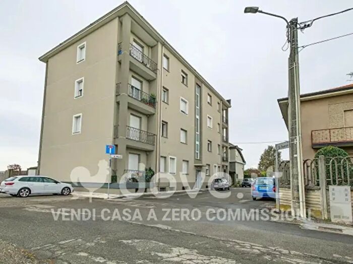 Appartamento trilocale in vendita in Via Vincenzo Monti, Rovello Porro