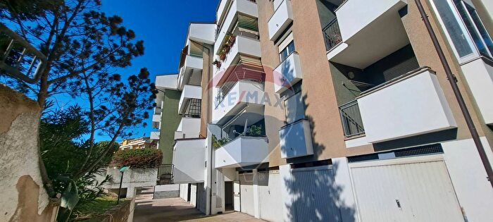 Appartamento con 7 locali in vendita in Via Ippolito Sabino, Lanciano