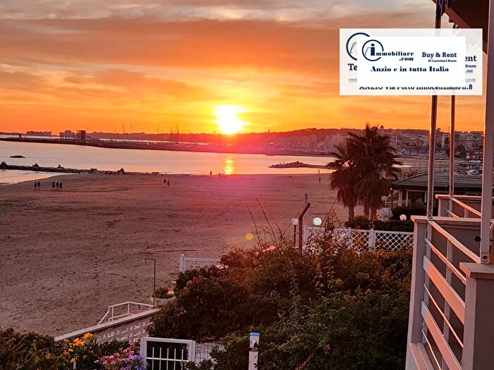 Appartamento con 6 locali in vendita in Via Andrea Doria, Nettuno