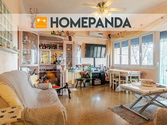 Appartamento con 7 locali in vendita in Via dei Sessanta, Genova