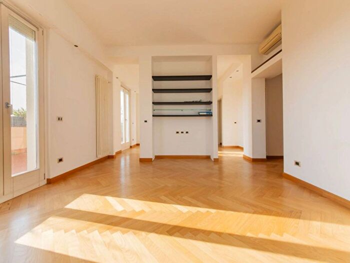 Appartamento trilocale in affitto in Via Maria Cristina, Centro, Pero