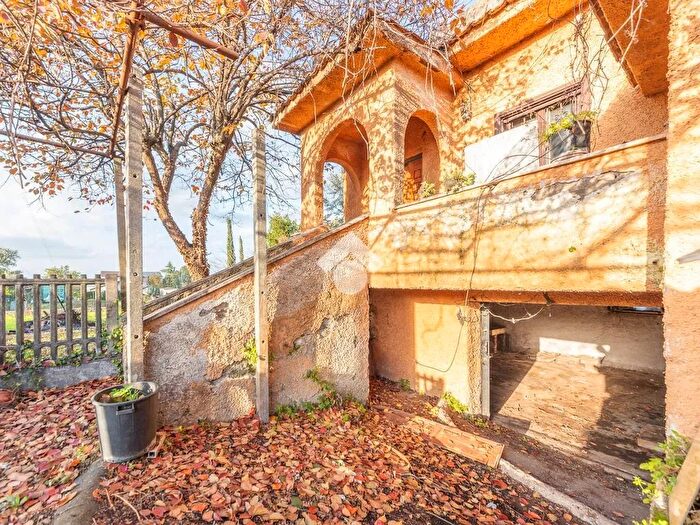 Casa trilocale in vendita in Viale Giosue Carducci, Zagarolo