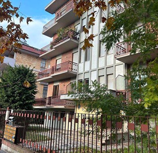 Casa con 5 locali in affitto in Viale Ii Giugno, Parco della Resistenza, Forlì