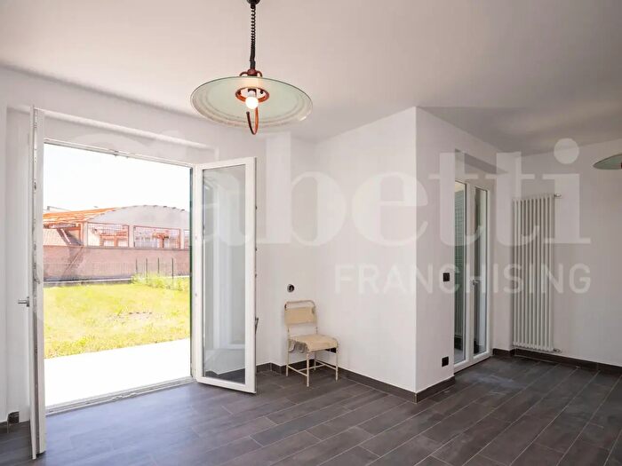 Casa con 5 locali in vendita in Via San Rocco, Villanova Canavese