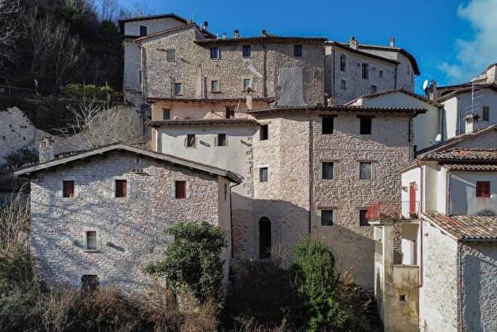 Casa con 6 locali in vendita in Via Norcia, Preci