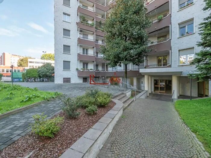 Appartamento bilocale in vendita in Via Arzaga, Milano