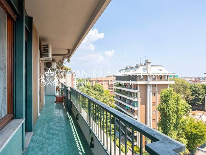 Casa con 6 locali in affitto in via Corno di Cavento, San Siro, Milano