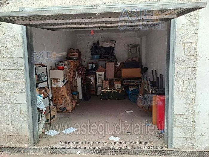 Appartamento trilocale in vendita in Via Pian di Sco a, Roma