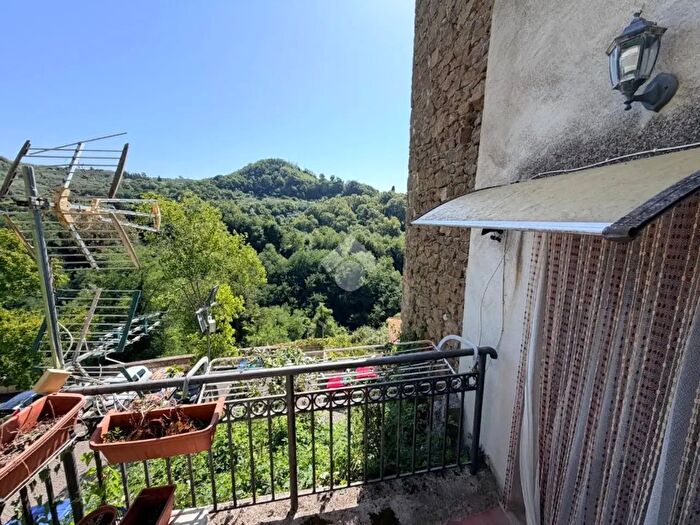 Appartamento trilocale in vendita in Vicolo Tanzi, Genazzano