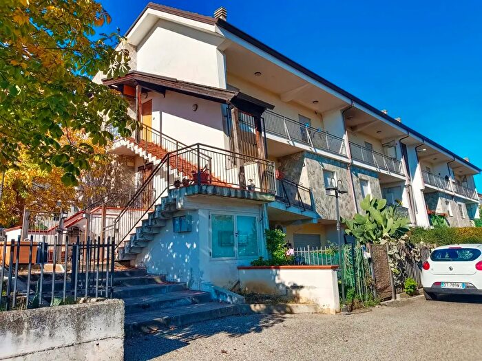 Appartamento quadrilocale in affitto in Via Alessandro Magno, Rende