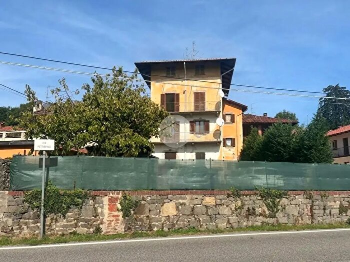 Appartamento con 5 locali in vendita in Strada Cantone Berna di Ponente, Biella
