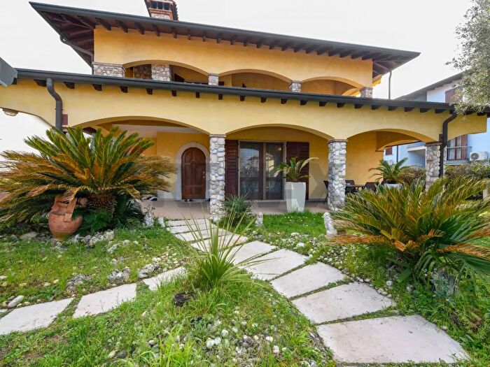 Casa con 8 locali in vendita in Via G da Verazzano, Sirmione