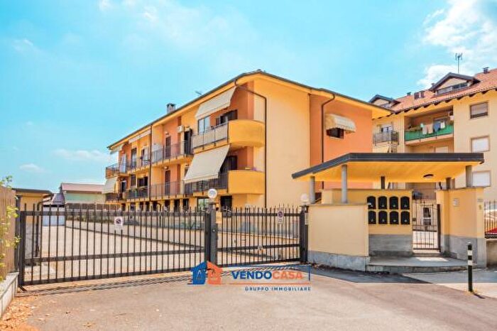 Appartamento trilocale in vendita in Via Nino Costa, Airasca