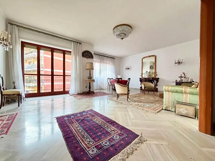 Appartamento con 6 locali in vendita in Via San Domenico d, Napoli