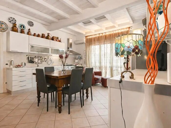 Appartamento quadrilocale in vendita in Via Antonio Vivaldi, Cento