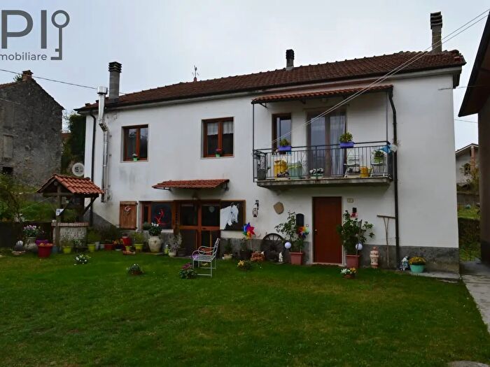 Casa con 8 locali in vendita in Località Castello, Prunetto