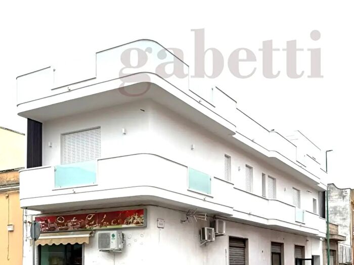 Appartamento con 6 locali in vendita in Via Marche, Copertino