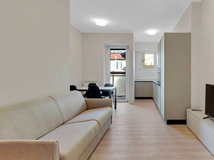 Appartamento bilocale in affitto in Via Ruggero di Lauria, Sempione, Milano