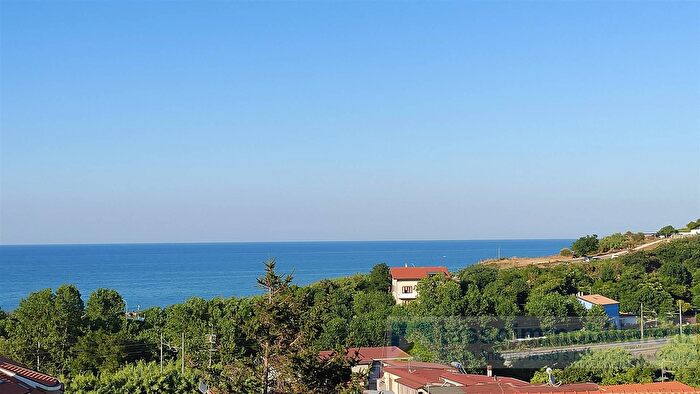 Appartamento quadrilocale in vendita in Viale Europa, Ortona