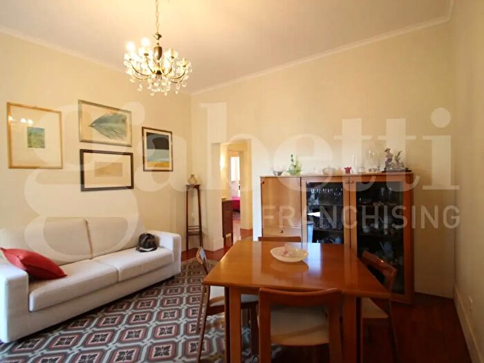 Appartamento trilocale in vendita in Via Cavaliere, Catania