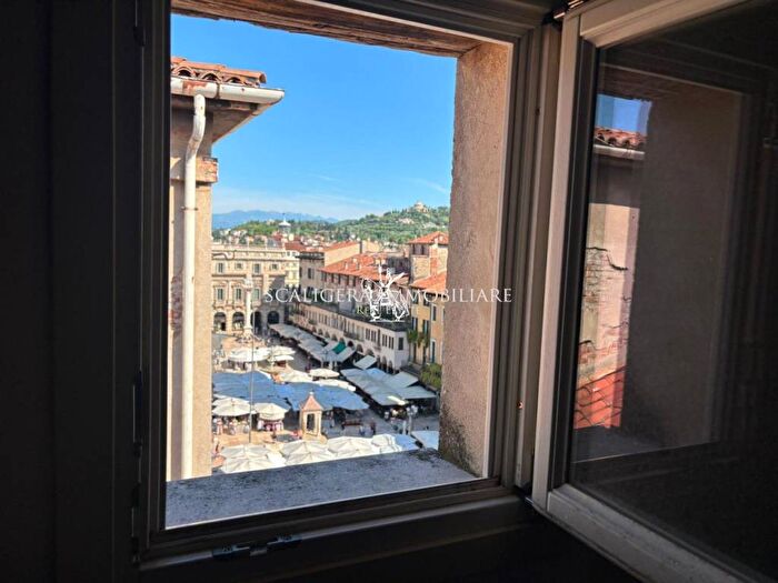 Appartamento bilocale in affitto in Vicolo Corte Spagnola, Centro Storico, Verona