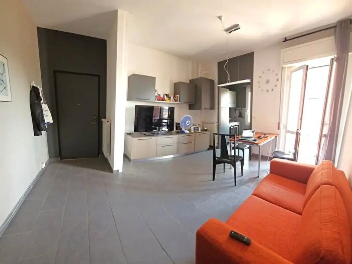 Appartamento trilocale in vendita in Via Genala, Cremona
