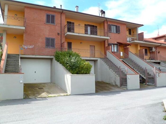 Casa con 6 locali in vendita in Fabro