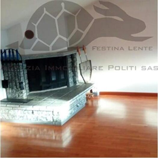 Appartamento con 6 locali in vendita in Via Basilicata, Empoli