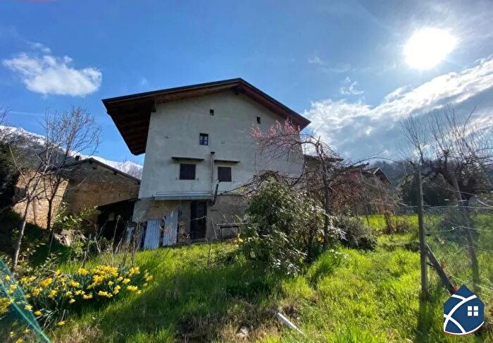 Casa con 6 locali in vendita in Perosa Argentina Borgata Chialme, Perosa Argentina